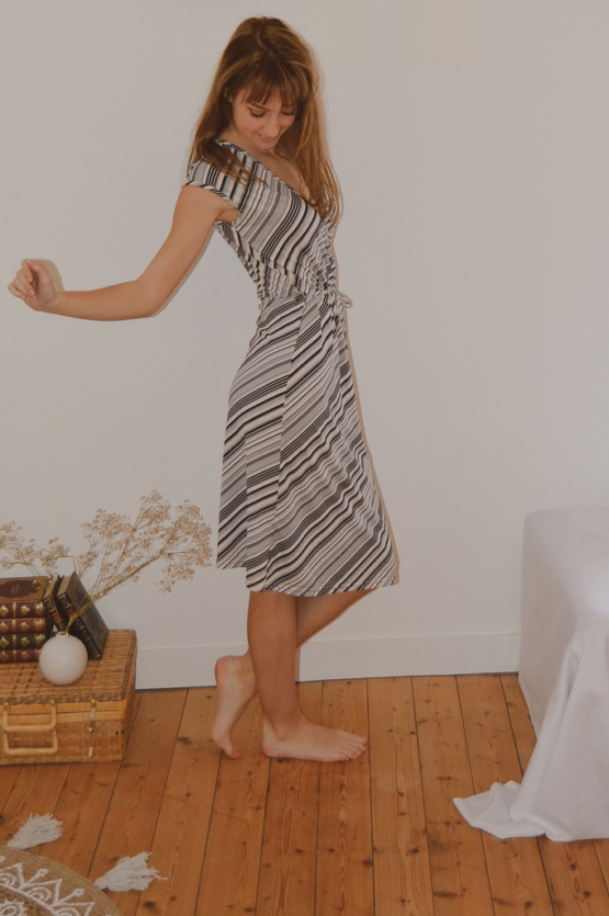 Robe à rayures T1