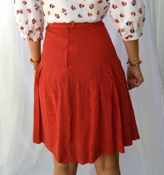 Jupe Rouge à pois t 34 – Image 3